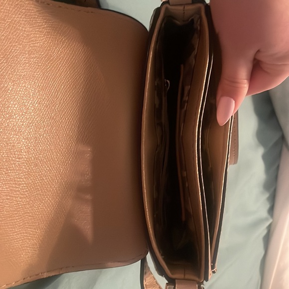 Vintage Guess purse - Picture 3 of 8